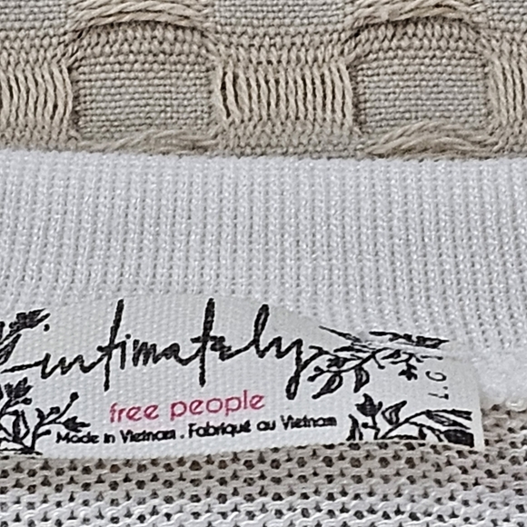 Intimately Free People Laying Low Long Sleeve Tee Size Large NWT - Picture 13 of 15
